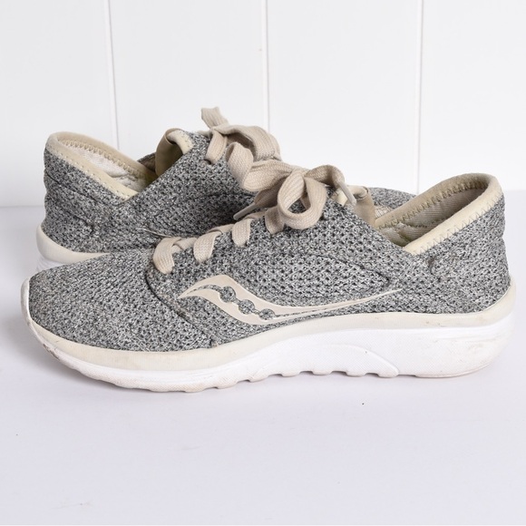 Saucony Women’s Kinetarelar, Gray and Cream Sneakers, size 8 - Picture 7 of 10
